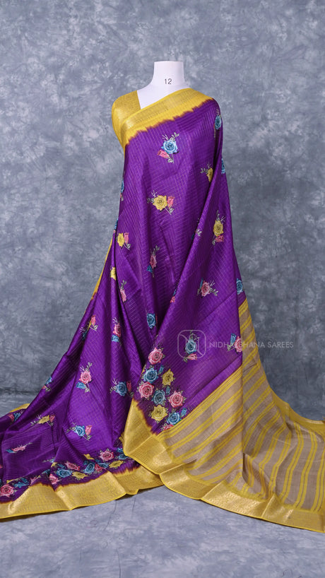 Elegant Semi Dola Silk Saree with Checks Design And Floral Butta Body and Traditional Zari Border