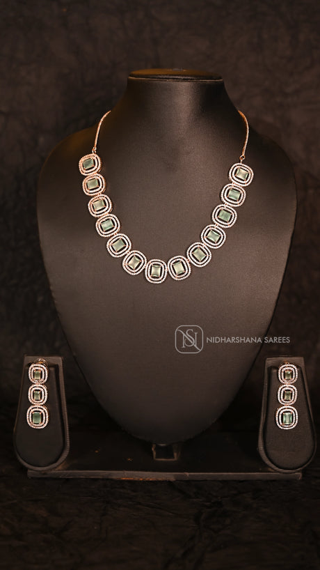 ✨ Elegant Contemporary Necklace Set ✨