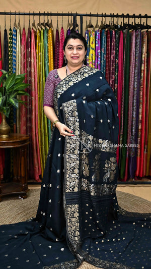 Premium Crepe Silk Saree With Silver And Golden Zari Floral And Bird Motif Rich Pallu