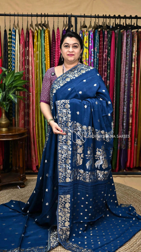 Premium Crepe Silk Saree With Silver And Golden Zari Floral And Bird Motif Rich Pallu