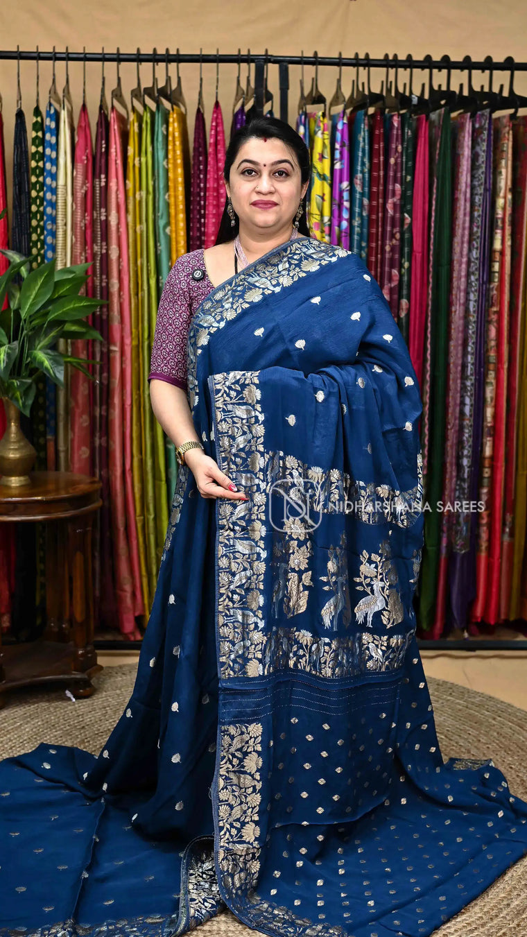 Premium Crepe Silk Saree With Silver And Golden Zari Floral And Bird Motif Rich Pallu