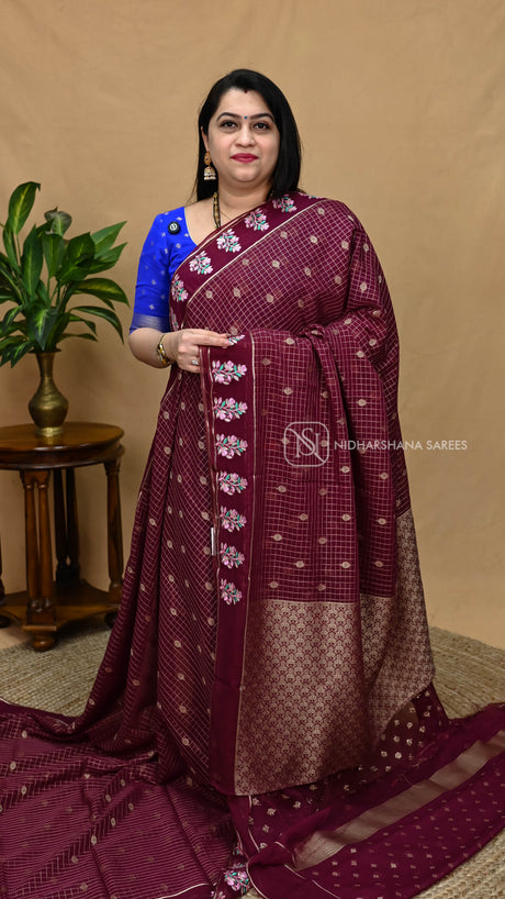 Chiffon Georgette Saree With Checks Pattern and Elegant Floral Design