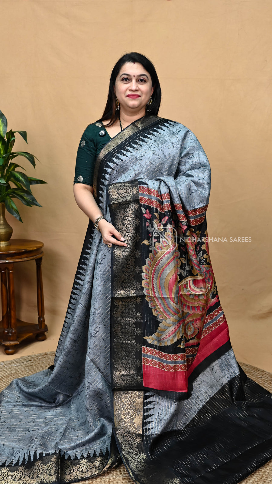 Semi Dola With Zari Border