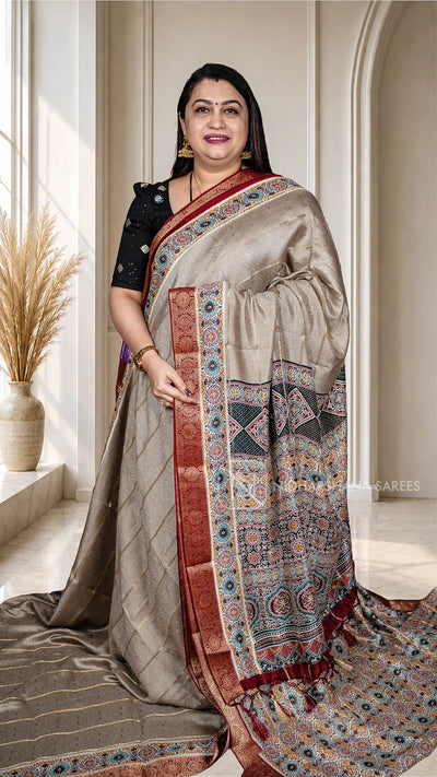 Muslin Georgette With Thread Emboss Concept